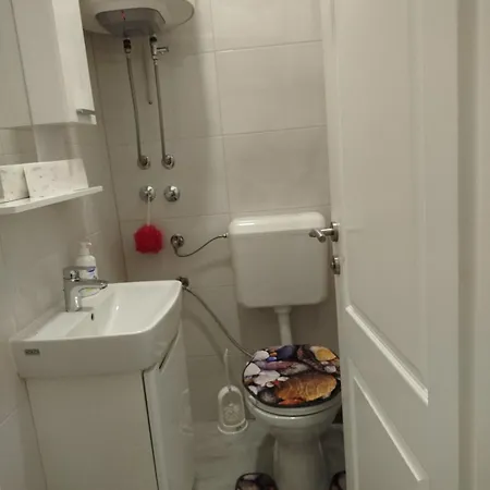 Prenociste Nina Apartman *